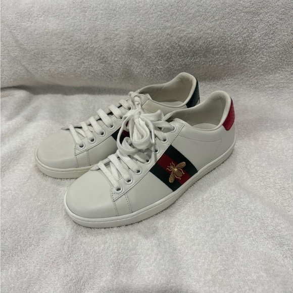 Women's Gucci Ace sneaker with bee - Picture 2 of 8